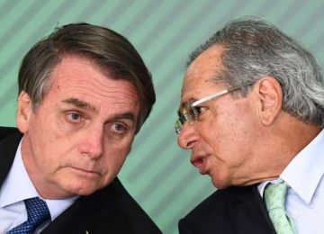 Bolsonaro entrega pessoalmente PECs do Pacto Federativo 