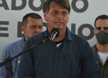 Bolsonaro afirma que auxílio emergencial irá durar até dezembro