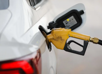 Consumidores podem ganhar opção de gasolina sem etanol; proposta avança no Congresso