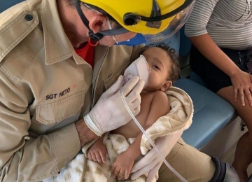 Bombeiros de Rio Verde resgatam bebê que se afogou em banheira