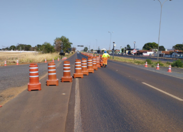 BR-060 em Santo Antônio da Barra tem desvio temporário para retirada de passarela danificada nesta quarta (10)