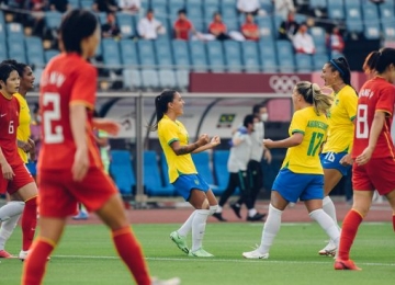 Brasil estréia nas Olimpíadas com goleada no futebol feminino