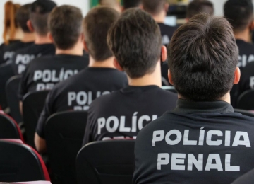 Caiado assina o primeiro decreto de promoção da Polícia Penal do Estado de Goiás