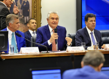 Caiado defende autonomia dos estados e critica conivência com o crime organizado em audiência na Câmara