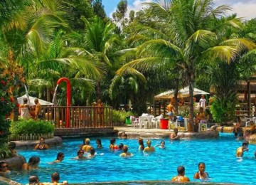 Caldas Novas proíbe cobrança de taxa extra de turistas por condomínios