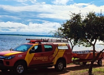 Canoa naufraga com grupo de 6 em São Simão, uma mulher morreu