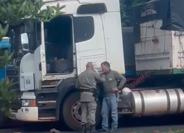 PM de Goiás divulga nota e afasta policial que agrediu caminhoneiro em Goiatuba