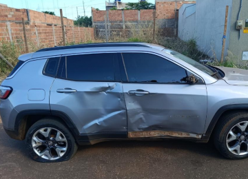 Motociclista embriagado perde controle e bate em carro estacionado em Rio Verde