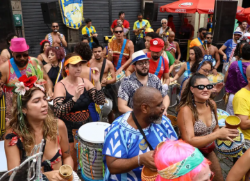 É OU NÃO É FERIADO PROLONGADO NO CARNAVAL?