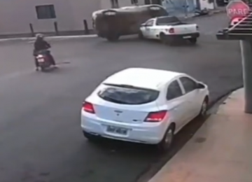 Carro ignora o 