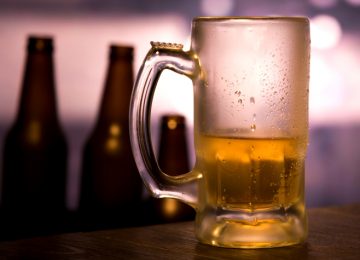 Governo federal sanciona lei que amplia pena para quem fornece bebidas alcoólicas a menores de idade