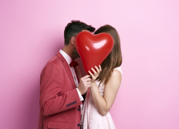 Especial Dia dos Namorados: Do amor romântico à comercialização excessiva   