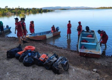 Bombeiros continuam buscas por desaparecidos no Lago Serra da Mesa
