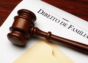 Juíza de Rio Verde emite decisão aos filhos de processo a favor da mãe com poema de Drummond
