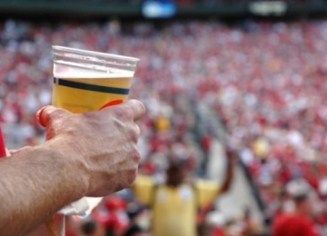 Venda de cerveja em estádios de futebol são liberadas pelo STF
