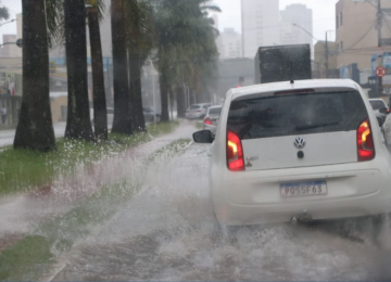 Goiás entra em alerta com previsão de chuva intensa e acumulados que podem passar de 100 mm