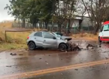 Colisão entre carro e caminhão deixa uma pessoa morta na GO-210, em Santa Helena