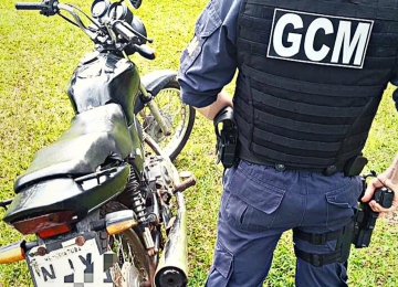 Com ajuda da GCM homem recupera motocicleta furtada 