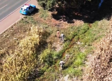 Com apoio de drone dos Bombeiros, Polícia encontra suposto autor de colocar fogo às margens da BR-452