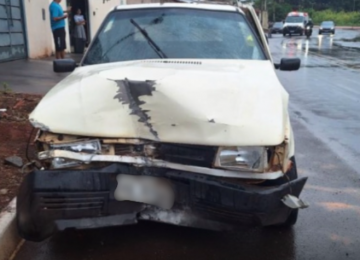 Condutor foge e passageiro fica ferido em acidente no bairro Dona Ilza, em Rio Verde