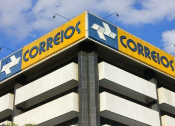 Correios enfrentam crise: prejuízo bilionário leva à suspensão de férias e trabalho remoto