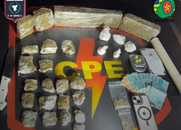 CPE prende dois suspeitos e apreende drogas em imóvel na Vila Meneses
