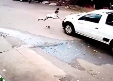 Criança de 7 anos é arremessada por carro enquanto atravessava a rua em Rio Verde