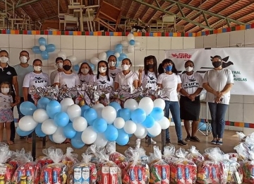 Famílias de Rio Verde recebem distribuição de ovos de chocolates
