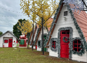 Decoração de Natal no Espelho D'Água terá iluminação acesa neste sábado (7), em Rio Verde