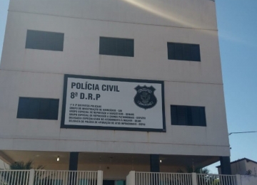 Mulher é presa 15 anos depois de ter enterrado recém-nascido dentro de casa, em Rio Verde