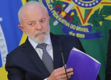 Deputado federal protocola pedido de impeachment de Lula por escândalo do INSS 