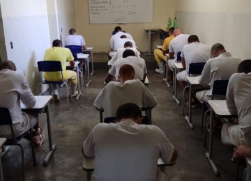 Em Goiás, mais de 1200 presos realizam avaliação para conclusão dos estudos  