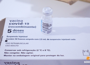 Caiado anuncia chegada de 133 mil doses de Astrazeneca à Goiás hoje e Brasil recebe Pfizer