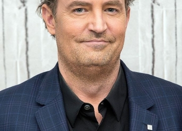 Matthew Perry, ator que viveu Chandler do seriado Friends, morre aos 54 anos