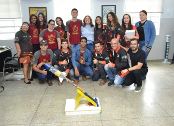 Estudantes de Rio Verde vão representar Goiás na 16ª Mostra Brasileira de Foguetes