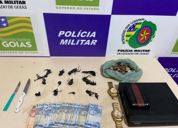 PM flagra homens na posse de drogas no bairro Valdeci Pires