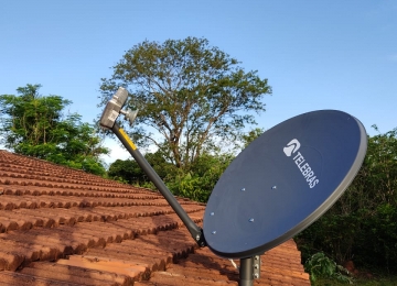 Famílias goianas que vivem em assentamentos rurais terão internet via satélite