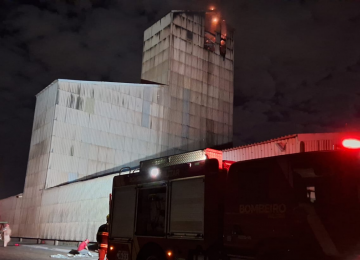 Incêndio em fábrica de fertilizantes em Rio Verde mobiliza o Corpo de Bombeiros e deixa uma vítima fatal