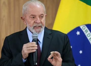 Lula critica Trump após aumento de tarifas sobre produtos brasileiros e ameaça retaliação