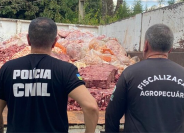 Polícia Civil e Agrodefesa apreendem 2,5 toneladas de carne imprópria em Goiânia