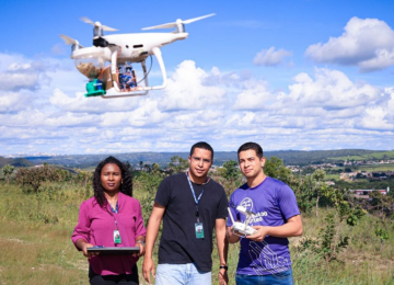 Escola do Futuro de Goiás cria dispositivo de R$ 50 que transforma drones em semeadores para reflorestamento