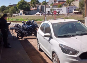 ROMU recupera carro furtado no Centro de Rio Verde 