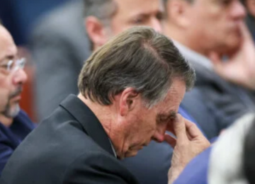 STF determina uso de tornozeleira eletrônica por Bolsonaro para evitar possível fuga do país