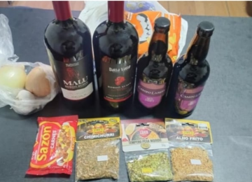 Funcionária de supermercado é flagrada furtando produtos para amigos