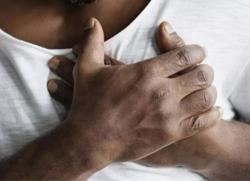 Homem descobre que viveu oito anos com lâmina de faca no peito
