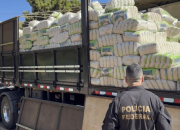 Polícia Federal doa 36 toneladas de arroz apreendidas em operação em Goiás