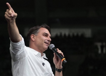 Flávio Bolsonaro terá dois inquéritos criminais sem foro especial a partir de fevereiro
