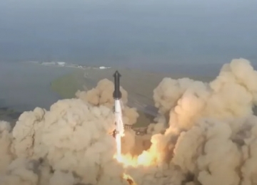 Foguete Starship produzido pela empresa de Elon Musk explode após lançamento