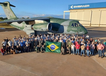 Força Aérea Brasileira recebe novo avião com recursos de última geração