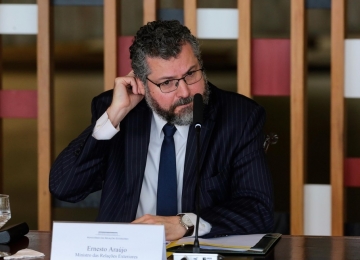 Ernesto Araújo pede demissão do cargo como ministro das Relações Exteriores